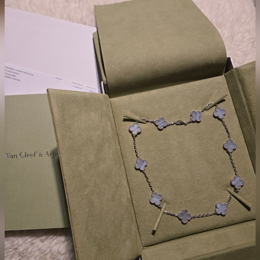 Van Cleef & Arpels 10 Motif Chalcedony Necklace